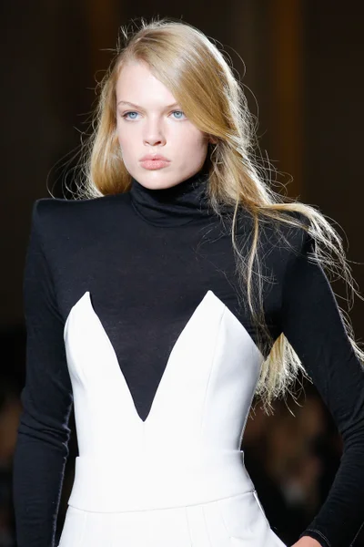 Look 49